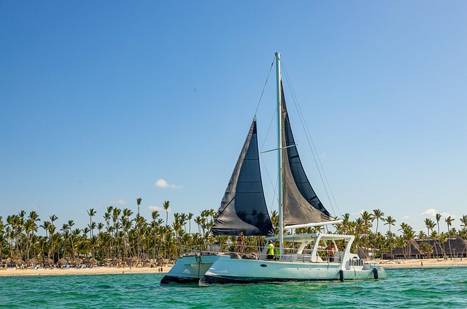 Private Catamaran + Private Parasailing - up to 20 passengers - Snorkeling gear included: how the water time usually fits in