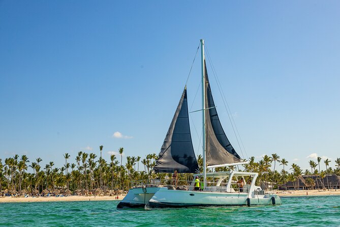 Private Catamaran + Private Parasailing - up to 20 passengers - Photos and souvenirs: how to plan for the picture bill