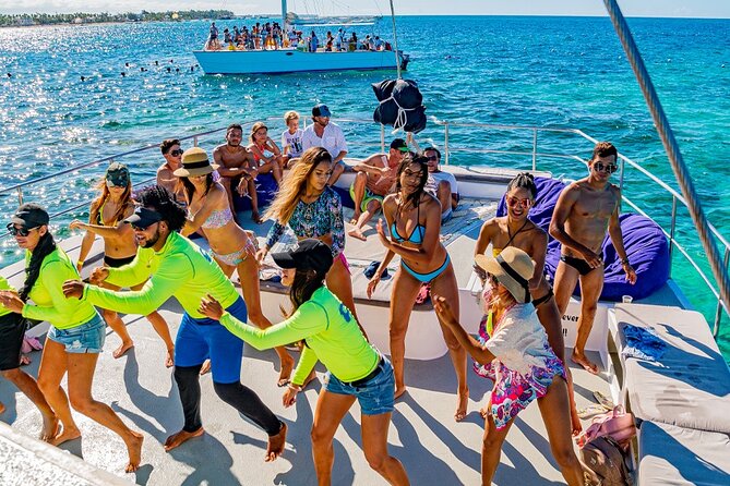 Private Catamaran + Private Parasailing - up to 20 passengers - The yacht wait: welcome drinks, music, and harness prep