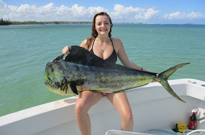 Private Fishing Charter in Punta Cana (Emmanuel) - Private charter value: price math for up to 8