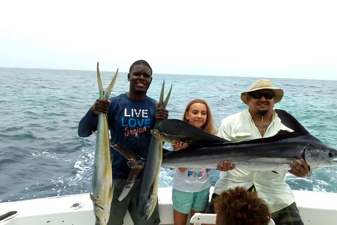 Private Fishing charter Punta Cana (Alondra) - The onboard “in-between” time: open bar, sandwiches, and not feeling stuck