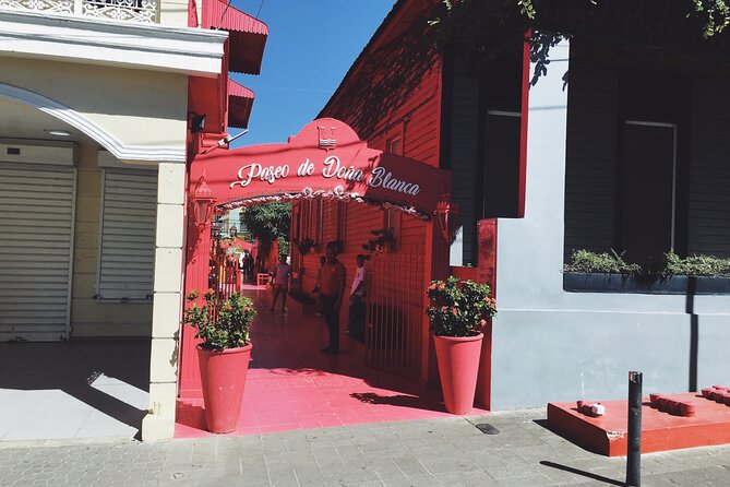 Private Guided Tour: Explore Puerto Plata’s Rich History! - Malecon Puerto Plata promenade plus Del Oro Chocolate Factory: salt air and sweet rewards