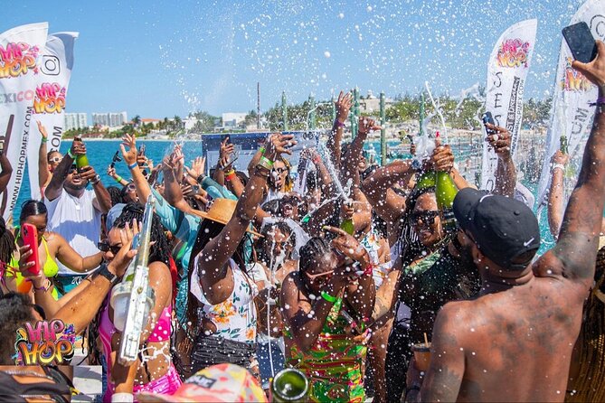 Private Party Boat at Coast of Punta Cana and Bávaro - Punta de Los Nidos and extra stops when the weather cooperates