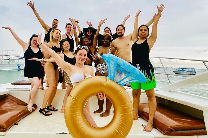 Private Party Boat with Snorkeling in Playa Bibijagua - Seeing Dolphins: The Right Mindset for a Natural Encounter