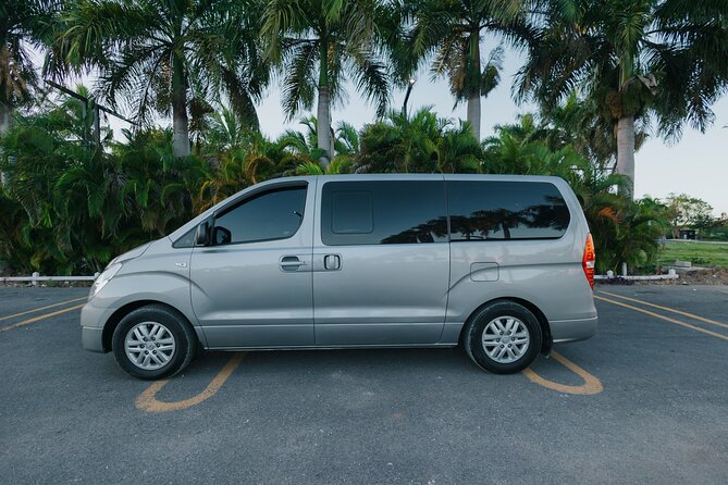 Private Punta Cana Airport Transfers from/to the Hotel 1 ó 2 way - Meeting Punta Cana Airport: the café-area pickup that saves time