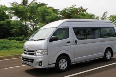 Private Round Trip Airport Transfer Uvero Alto Hotels 7-12 Pax - The ride itself: air-conditioned comfort, Wi‑Fi, and bottled water