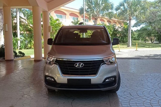 Private Roundtrip Transfer from Punta Cana Airport to Hotels - Service Quality: The On-Time Upside vs. Detail-Driven Problems