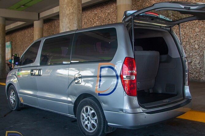 Private transfer between Punta Cana airport and Riu hotel - Safety and Reliability: GPS Monitoring and Trained Staff