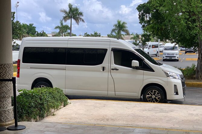 Private Transfer from Hotels to Punta Cana Airport - Punta Cana Airport Transfer: Hotel to airport without the headache