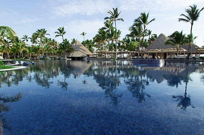 Private Transfer Punta Cana Airport to/from Barcelo Bavaro Palace - Price and value: why $40 per group up to 6 can be a smart move