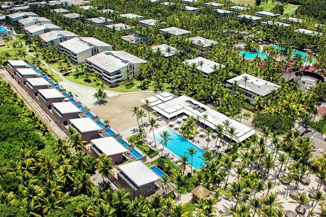 Private Transfer Punta Cana Airport to/from Catalonia Royal Bavaro - Arrival at PUJ: What Your First 20 Minutes Looks Like