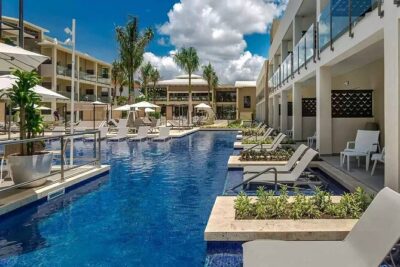 Private Transfer Punta Cana Airport to/from Catalonia Royal La Romana - What Happens When Your Driver Shows Up at Catalonia Royal La Romana
