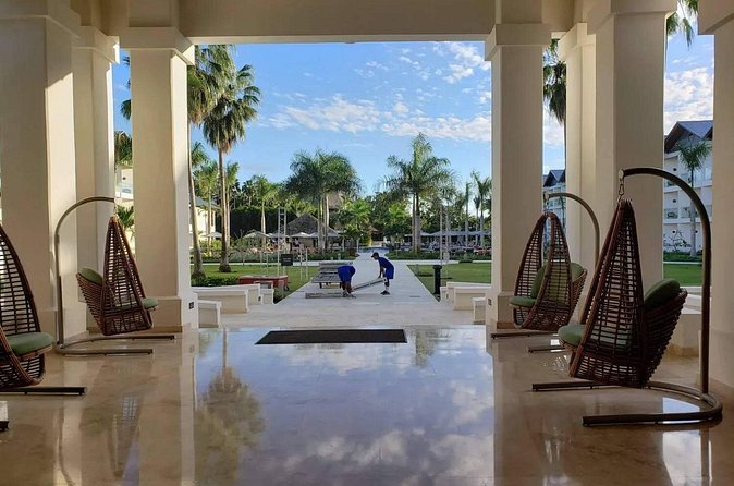 Private Transfer Punta Cana Airport to/from Dreams La Romana - Who should book this transfer