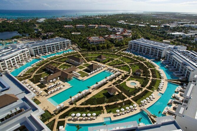 Private Transfer Punta Cana Airport to/from Falcon By Melia - The 25-Minute Ride: Air-Conditioned, Private, and Straight to Your Resort