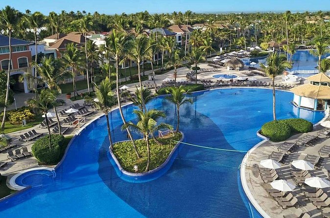 Private Transfer Punta Cana Airport to from Ocean Blue and Sand - How the SMS Meet-and-Greet Changes Your Arrival Game