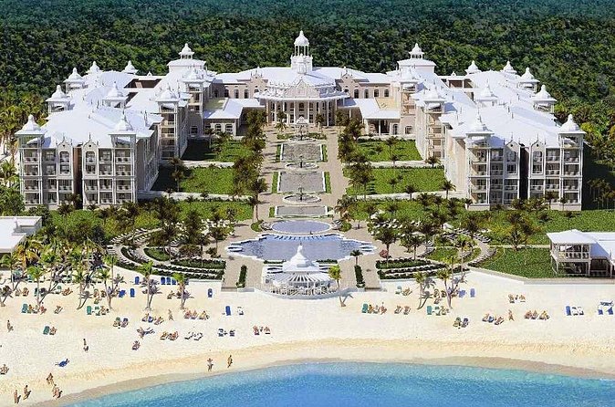 Private Transfer Punta Cana Airport to/from Riu Palace Macao - Return Trip to PUJ: Hotel Lobby Pickup at Your Requested Time