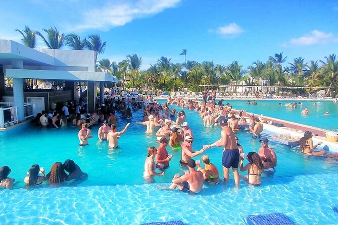 Private Transfer Punta Cana Airport to/from Riu Republica Punta Cana - Airport-to-Riu Republica: What the Arrival Really Feels Like