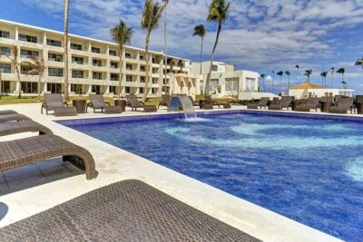 Private Transfer Punta Cana Airport to/from Royalton Bavaro - Airport Pickup: From PUJ to Royalton Bavaro Without Detours