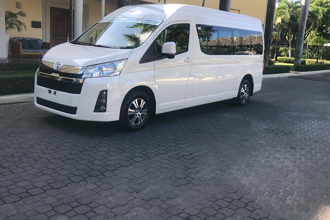 Private Transfer (STI) Santiago De Los Caballeros-Puerto Plata - The ride itself: newer vehicles, Wi‑Fi, and air conditioning that actually help