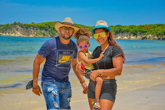 Punta Cana: 4 Hours Tour in Cueva Playa Horseback Riding - Horseback riding by the water: what to expect