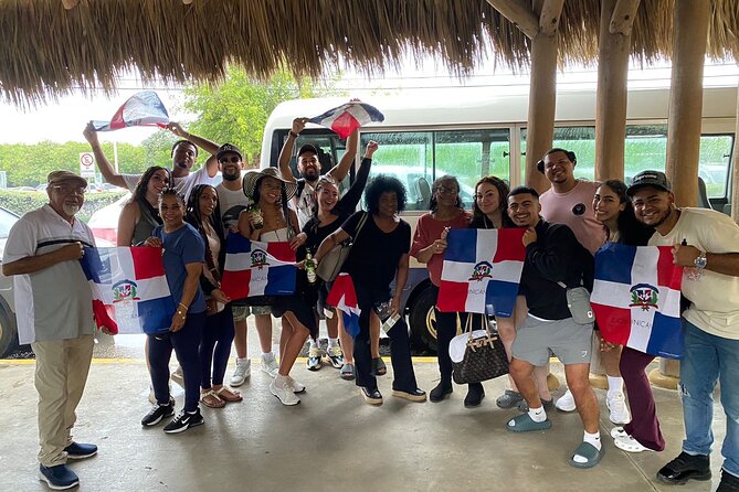 Punta cana Airport PRIVATE TRANSFERS To hotels- premium services - Optional Treats Along the Way: Snacks, Champagne, Beer, Mamajuana, and Cigars