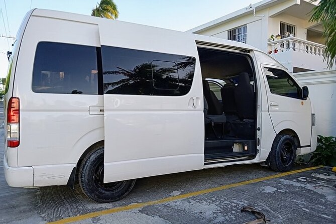 Punta Cana: Airport (PUJ) Shuttle To Hotel Round Trip - Inside the vehicle: comfort, space, and little perks that add up