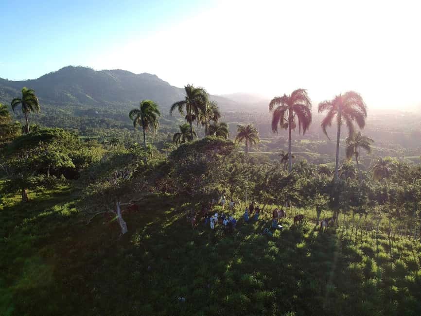 Punta Cana: Anamaya Mountains Walking Tour with Tasting - The 4-hour rhythm: pickup, ranch welcome, and a hike that stays human