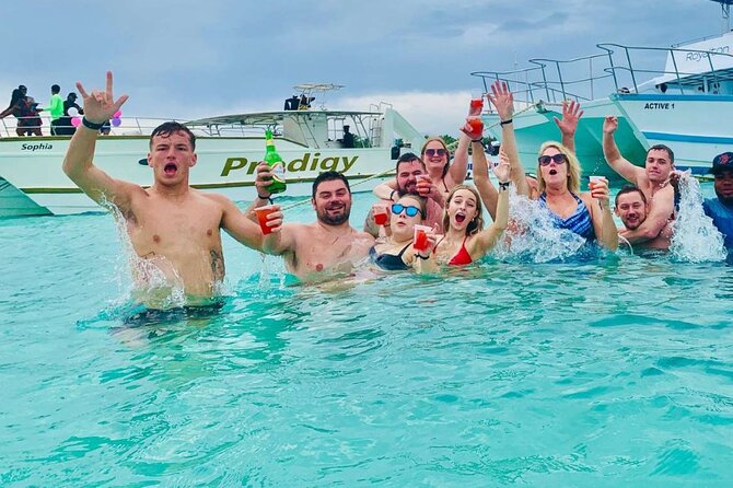 Punta Cana Booze Cruise, Snorkeling, Bar Entertainment Open Bar - Snorkeling over coral reefs: what to expect and how to enjoy it