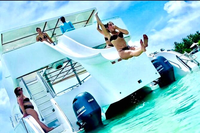 Punta Cana Booze Cruise, Snorkeling, Bar Entertainment Open Bar - Who should book this Punta Cana party cruise