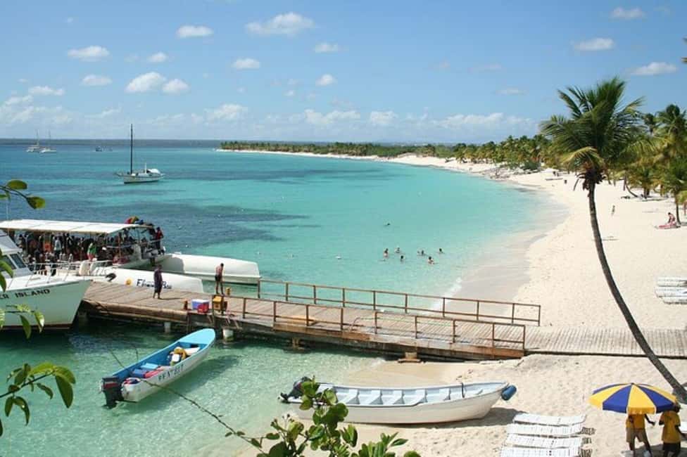 Punta Cana: Catalina Island Classic or VIP Sailing Tour - Catalina Island: Snorkeling and White Sand Time