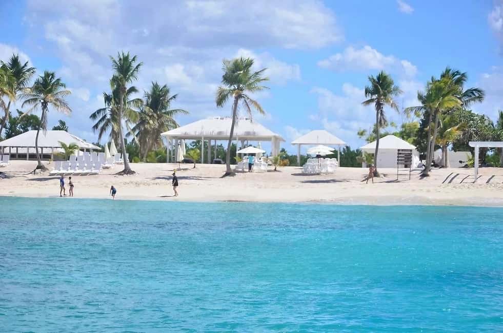 Punta Cana: Catalina Island Day Trip with Snorkeling - Reef Snorkeling at Isla Catalina: Gear, a Guide, and Expectations