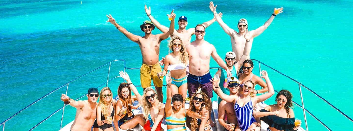 Punta Cana: Catamaran Boat Party with Unlimited Drinks - Drinks, snacks, and the open bar question you should not ignore