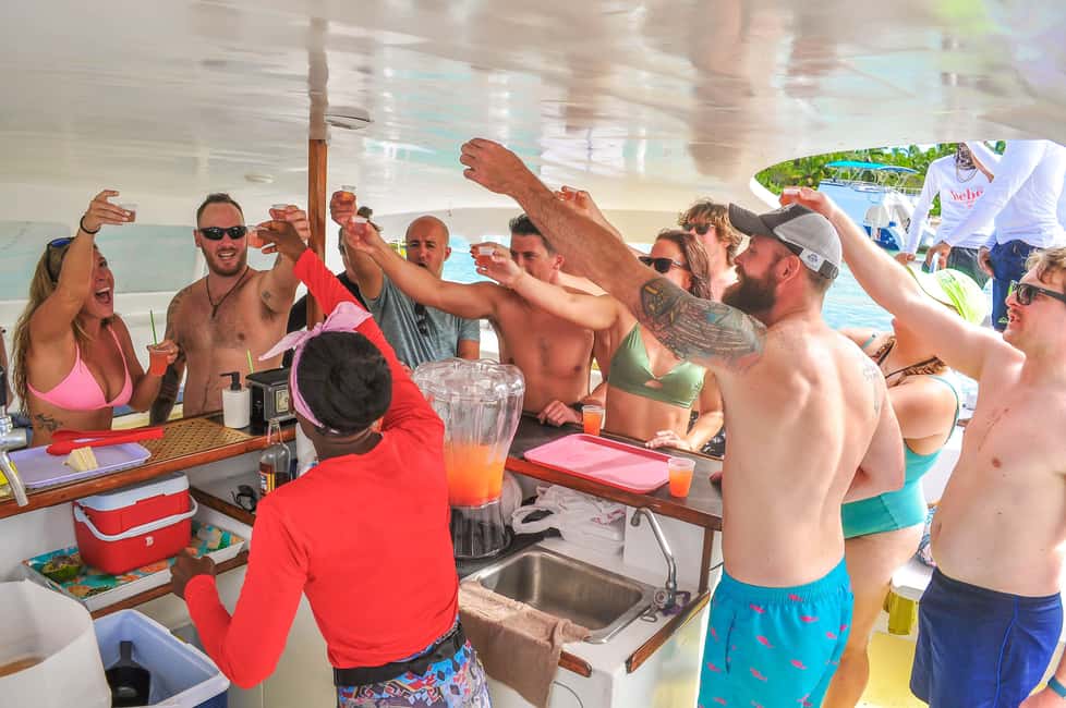 Punta Cana Catamaran Party Boat (Adults Only) - The cruise along Punta Cana’s coast: what it feels like