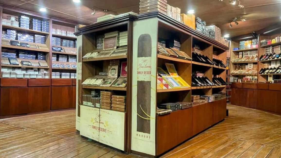Punta Cana: Don Lucas Cigar, Chocolate, & Rum Tour - The Don Lucas shop: souvenir time without turning it into a trap