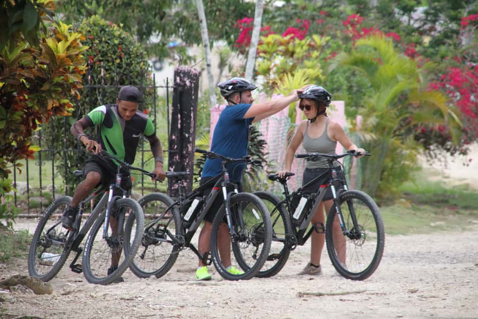 Punta Cana E-bike tour: Macao, El Salado, Ceiba, El Caño - The El Caño farm stop: coffee, chocolate, and the quick version of how it’s made