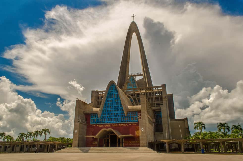 Punta Cana: Higüey Basilica & City Tour w/Local House Visit - The 4-hour flow: pickup, market, a house visit, then the Basilica