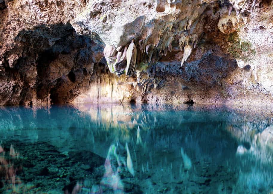 Punta Cana & La Romana: Santo Domingo Guided Tour & Lunch - First Stop: Los Tres Ojos Caves and Sulfur Lakes