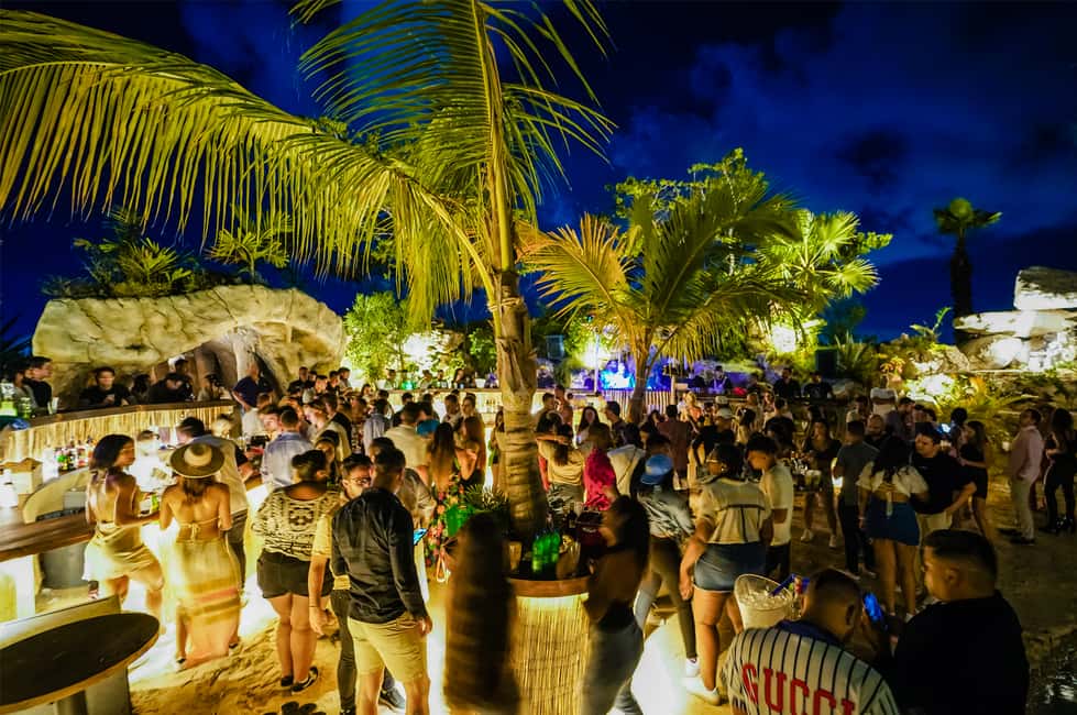 Punta Cana: Maroca Club Open Bar (Entry, Drinks & Transfers) - Maroca Club VIP Entry and the Open Bar Setup