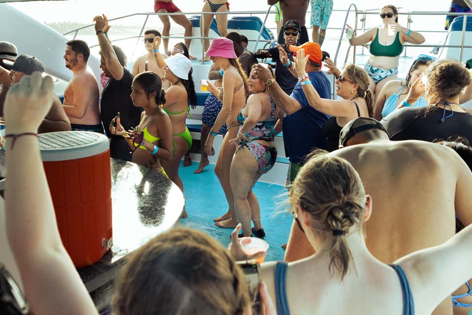Punta Cana Party Boat (Adults only) - Snorkeling and natural pool: what to expect when conditions change