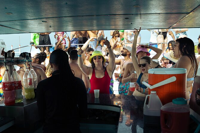 Punta Cana Party Boat and Open Bar (Adults only) - Boarding, Waves, and Comfort: Small Physical Details That Matter