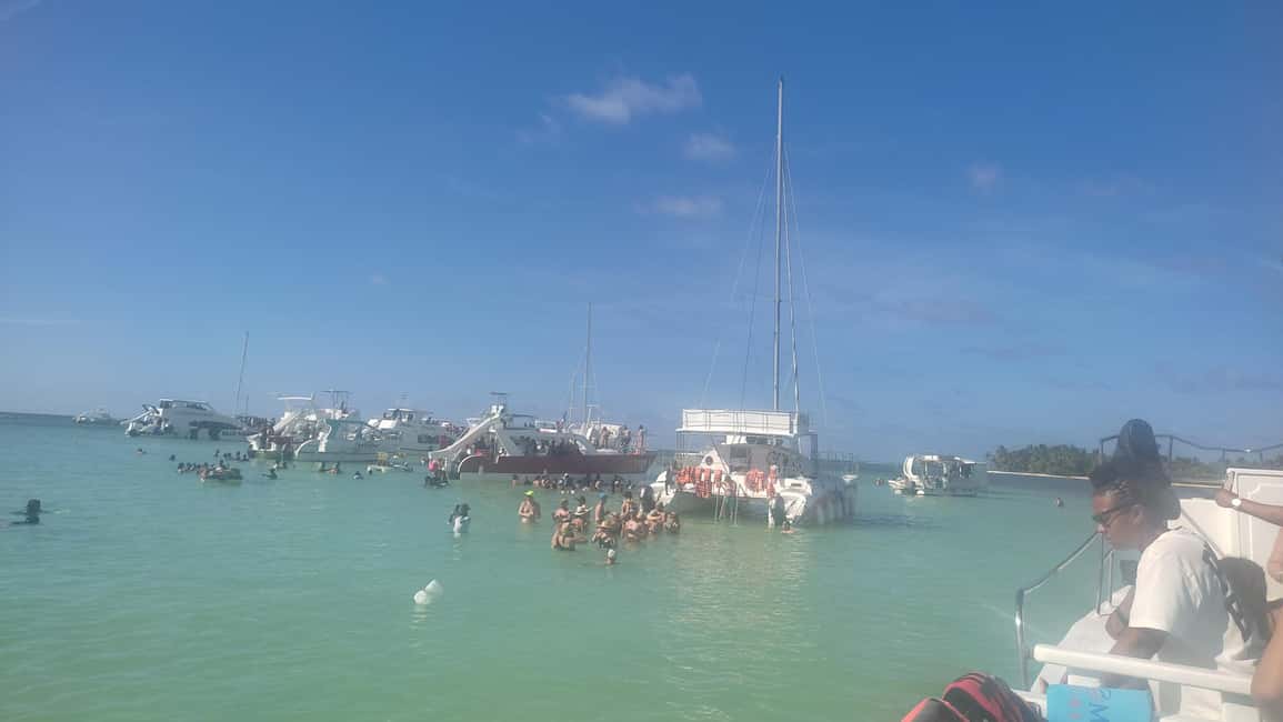 Punta Cana: Party Boat and Snorkeling Adventure - Bávaro Beach stroll: where your free time turns into photos