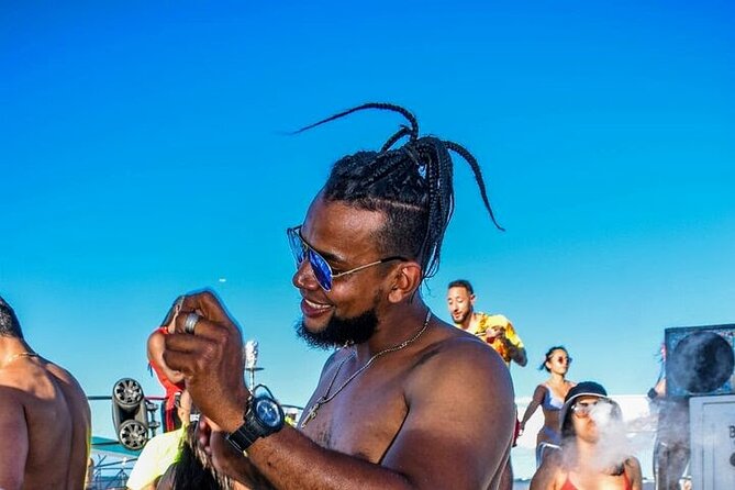 Punta Cana: Party Boat + Snorkeling Diving Music Drink Open Bar - Music, open bar, and the party-boat reality check