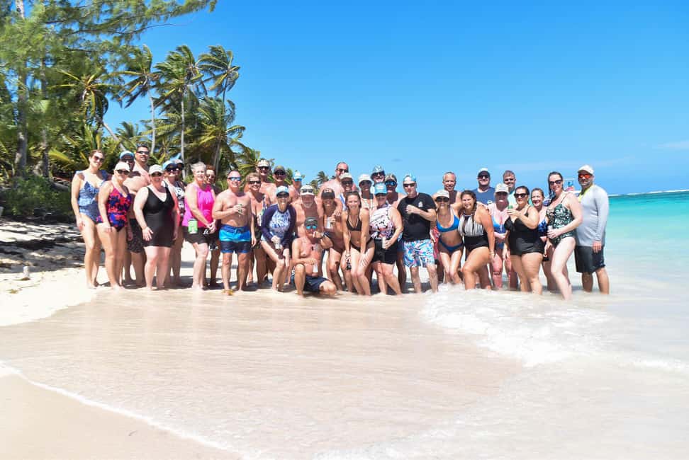 Punta Cana: Party Boat with Snorkeling, Open Bar And Hip Hop - Food Quality: Snacks Are Included, Main Bites Can Be Mixed