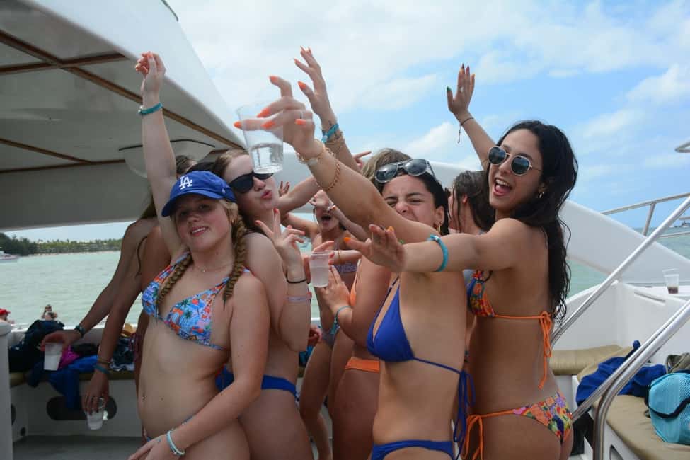 Punta Cana Private Catamaran Cruise, Open Bar & Snorkeling - Getting to the boat: pickup in Uvero Alto or Punta Cana