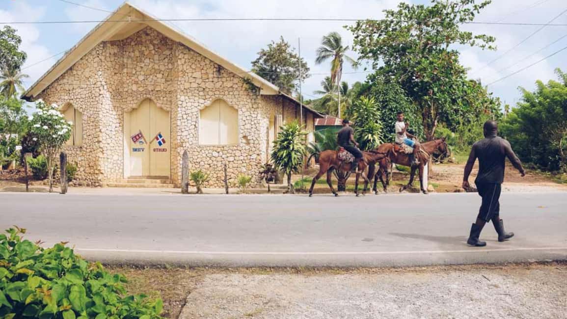 Punta Cana: Samana Full Day Trip Whale Cascada El Limon - Las Canitas village: a cultural pause in the middle