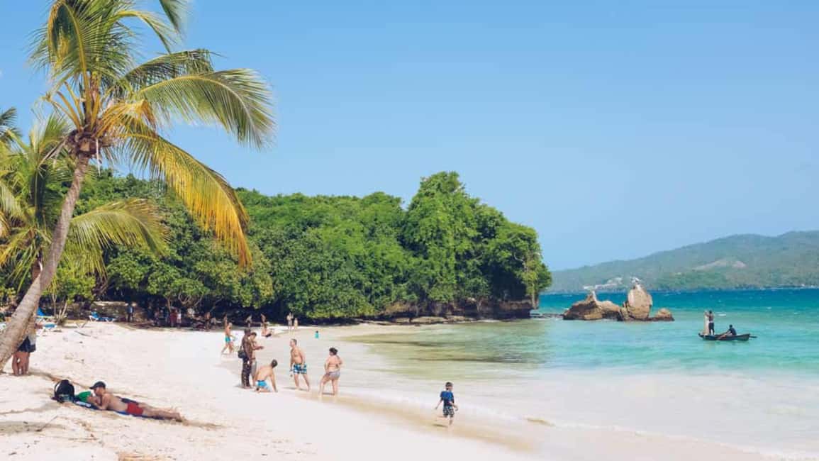 Punta Cana: Samana Full Day Trip Whale Cascada El Limon - The guide experience: Yisa Tomas Núñez and what audio can affect