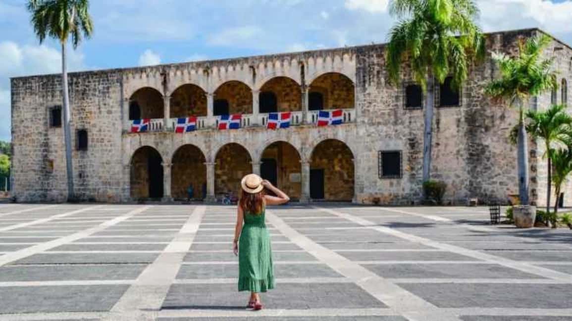 Punta Cana: Santo Domingo - Cultural History - Santo Domingo’s colonial landmarks: cathedral, Alcázar de Colón, and the Columbus thread