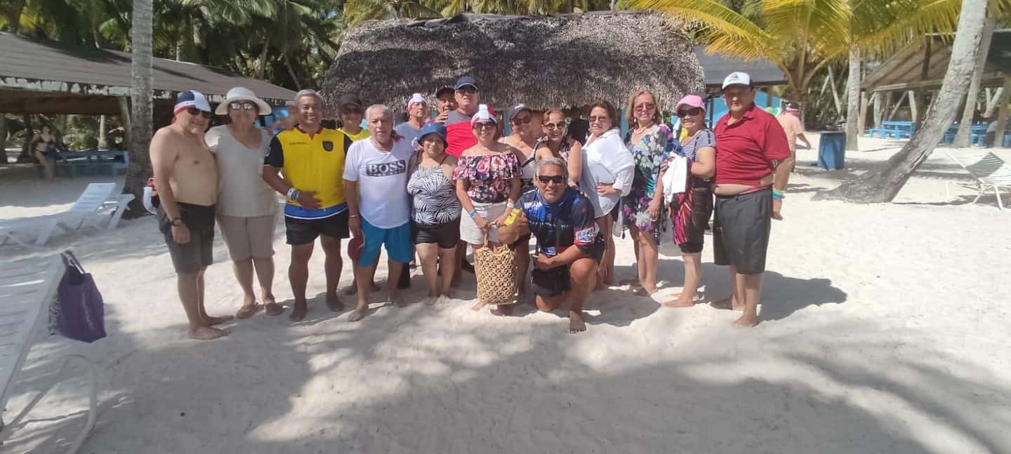 Punta Cana: Saona Island Catamaran Adventure with Lunch - Saona Island time: swimming, beach lounging, and how to beat the rush
