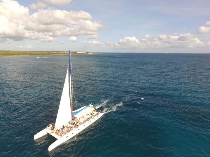 Punta Cana: Saona Island Catamaran Tour & Buffet Lunch - The catamaran cruise: open bar and that salt-air feeling