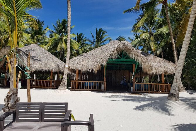 Punta Cana: Saona Island Food And Drink Catamaran Hotel Pickup - Wildlife spotting that isn’t just marketing talk